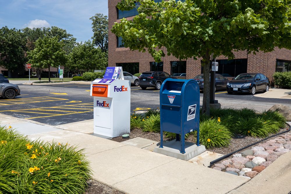 Wheaton Office Center: 290, 300, 301 S. County Farm Road, Wheaton, IL 60187